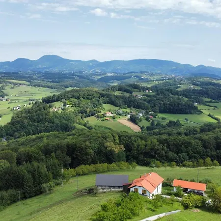 Apartma Pri Ajheci Apartamento *