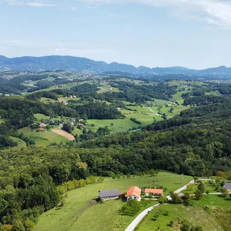 Apartmaji Pri Ajheci Pristava pri Mestinju