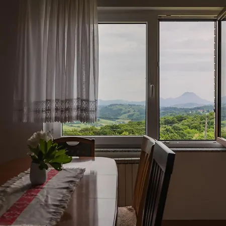 Apartmaji Pri Ajheci *