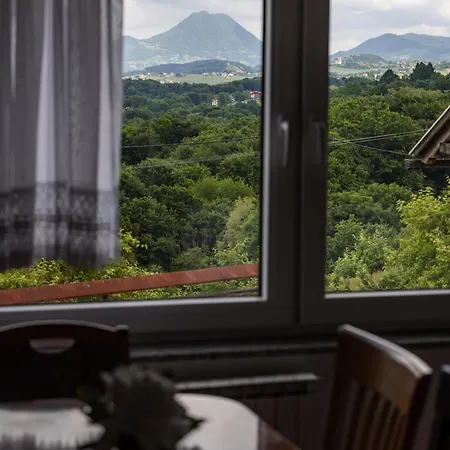 Apartmaji Pri Ajheci * Pristava pri Mestinju