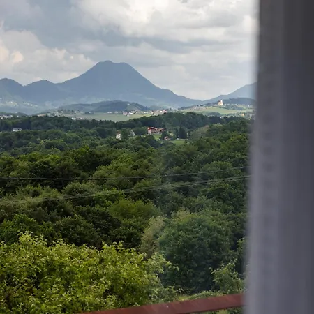 Apartmaji Pri Ajheci