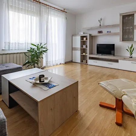 Apartma Pri Ajheci Pristava pri Mestinju