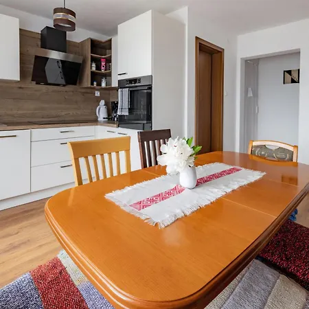 Apartma Pri Ajheci Apartamento