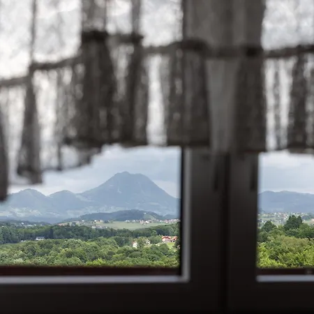 Apartmaji Pri Ajheci Pristava pri Mestinju