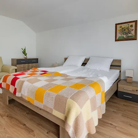 Apartmaji Pri Ajheci Pristava pri Mestinju