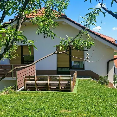 Apartmaji Pri Ajheci Διαμέρισμα