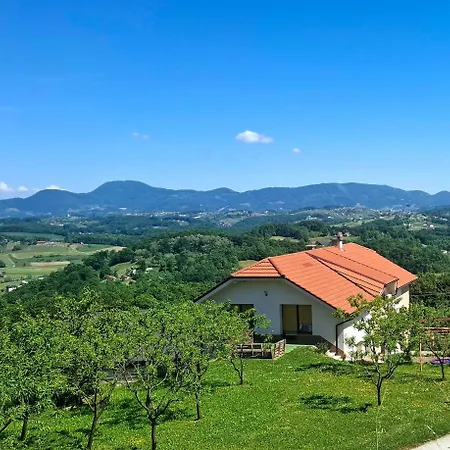 Apartmaji Pri Ajheci Διαμέρισμα *
