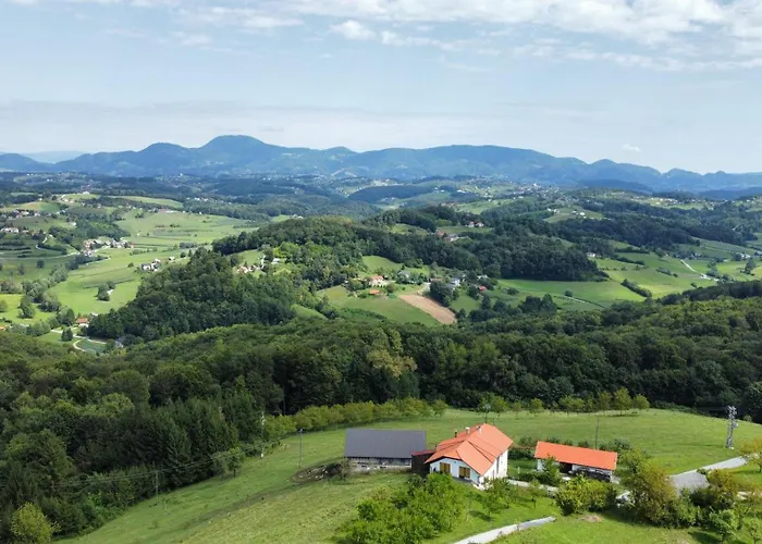 Apartma Pri Ajheci Apartamento *