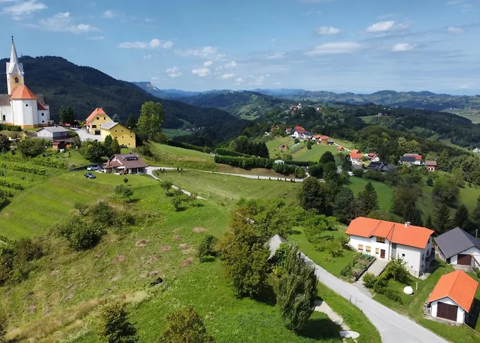 Apartma Pri Ajheci Apartamento *