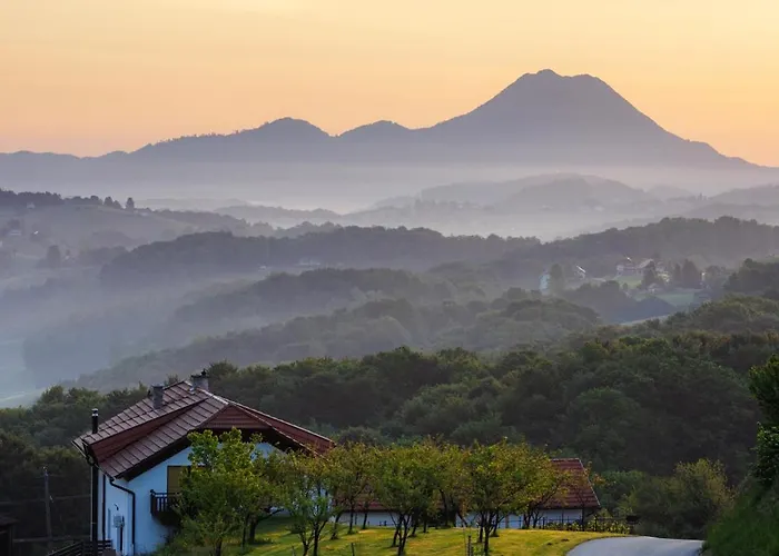 Apartment Apartma Pri Ajheci Pristava pri Mestinju