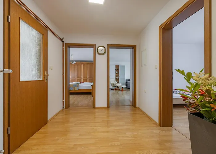 Apartma Pri Ajheci Apartamento *