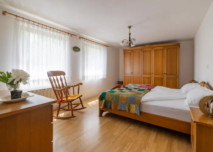 Apartma Pri Ajheci Apartamento