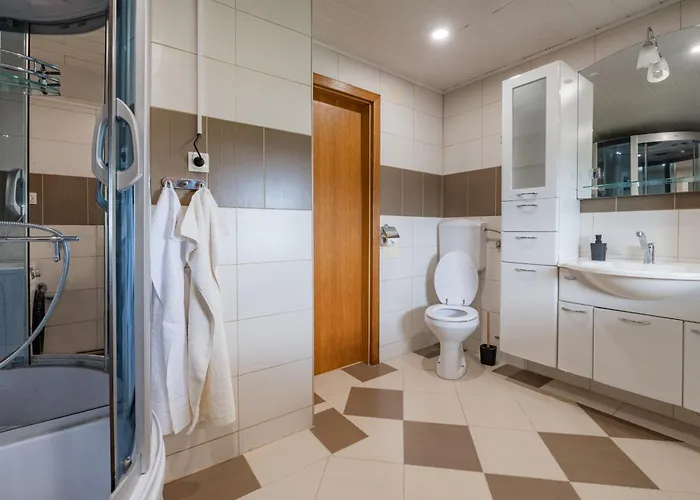 Apartma Pri Ajheci * Pristava pri Mestinju